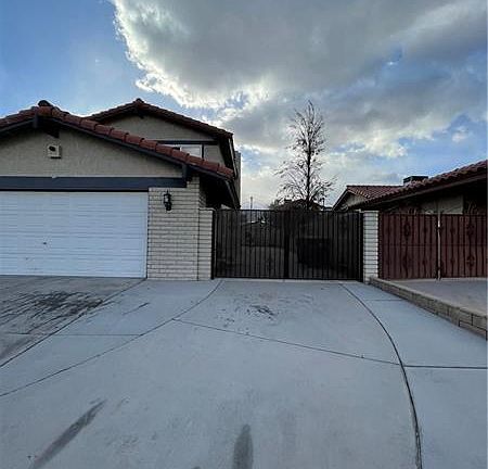 3rd image of 3977 Topawa Dr