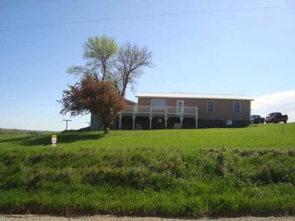 18700 May Day Rd, Green, KS 67447