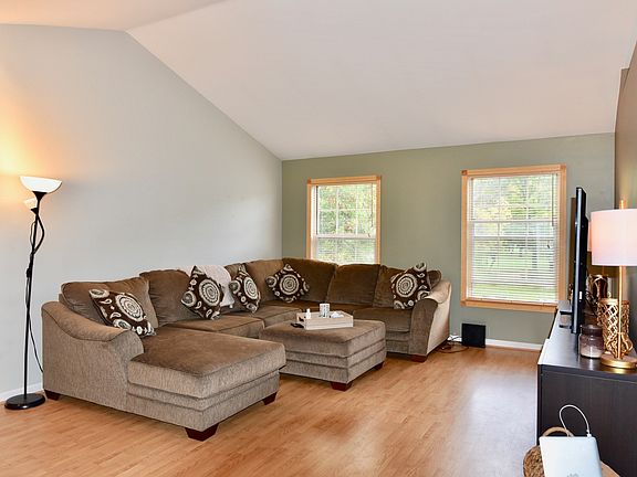 3rd image of 1250 Ballantrae Pl APT E
