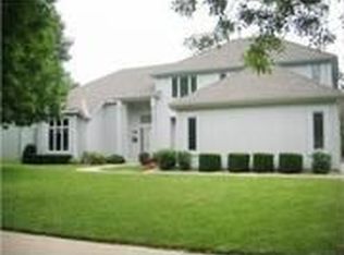 8131 Lingle Ln, Lenexa, KS 66215