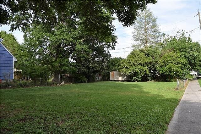 2nd image of 1800 39th St
