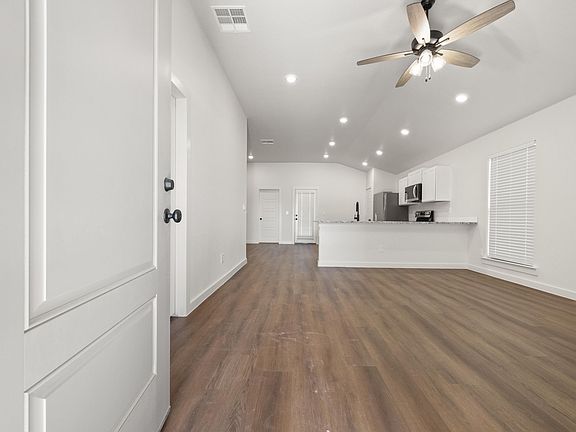 3rd image of 1319 Saratoga Ave