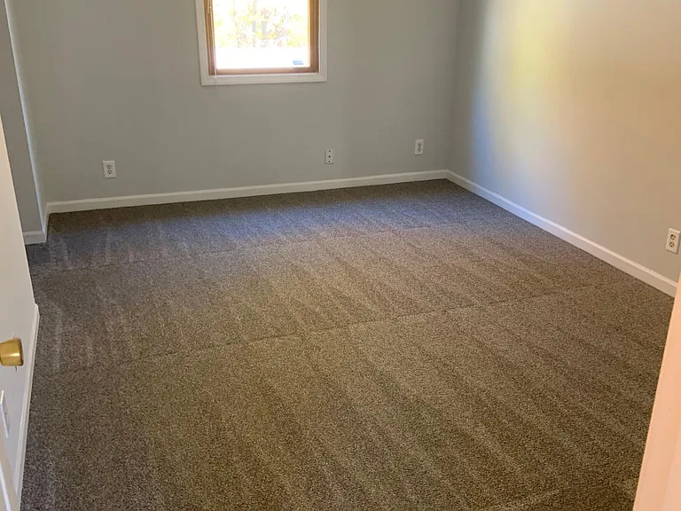 102 W Shelbourne Dr — Photo 4