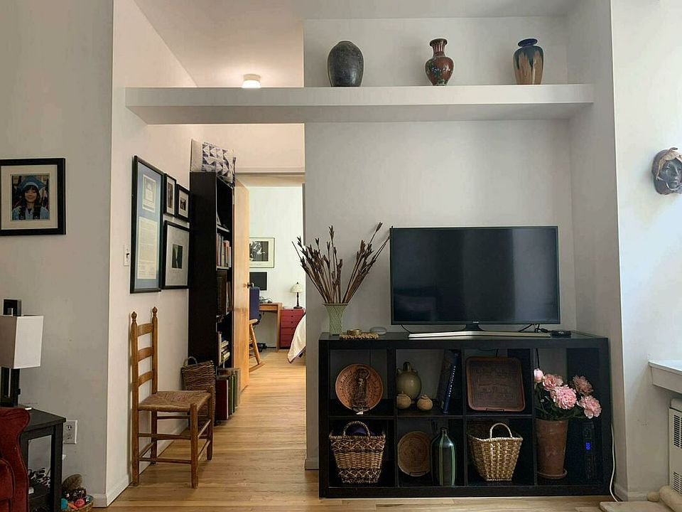 1st image of 250 W 103rd St APT 6E