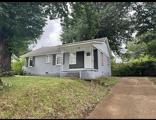 3285 Ashland St Photo 1
