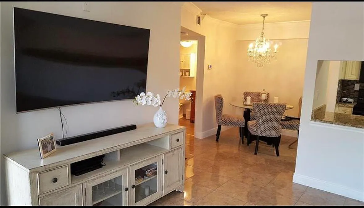 2 bed, 2.0 bath, 800 sqft, $2,050 — Photo 4