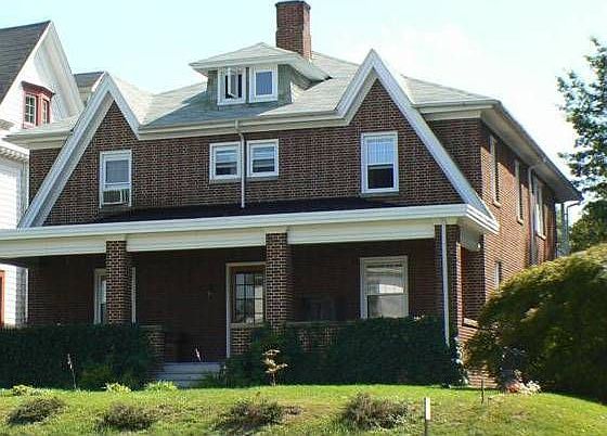 1st image of 912 Potomac Ave