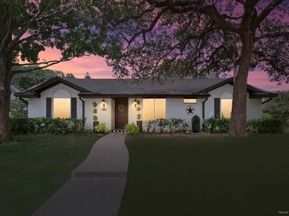 5301 Lake Crest Dr, Waco, TX 76710