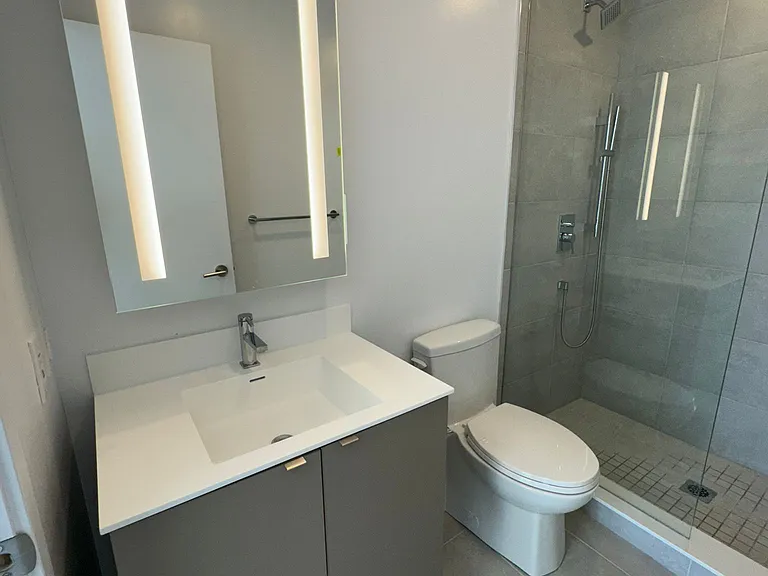 500 Dupont St #315 — Photo 15