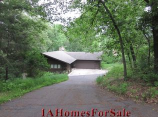 1720 34th St SE, Cedar Rapids, IA 52403