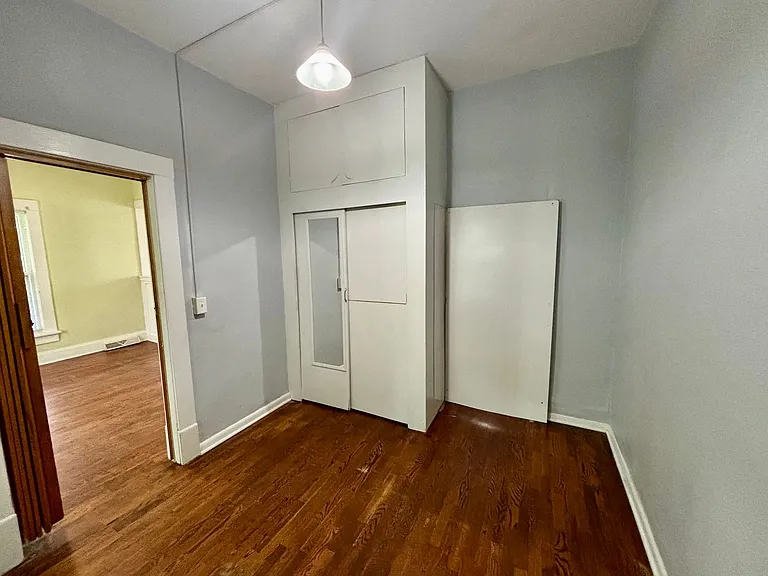 216 S Manhattan Ave — Photo 5
