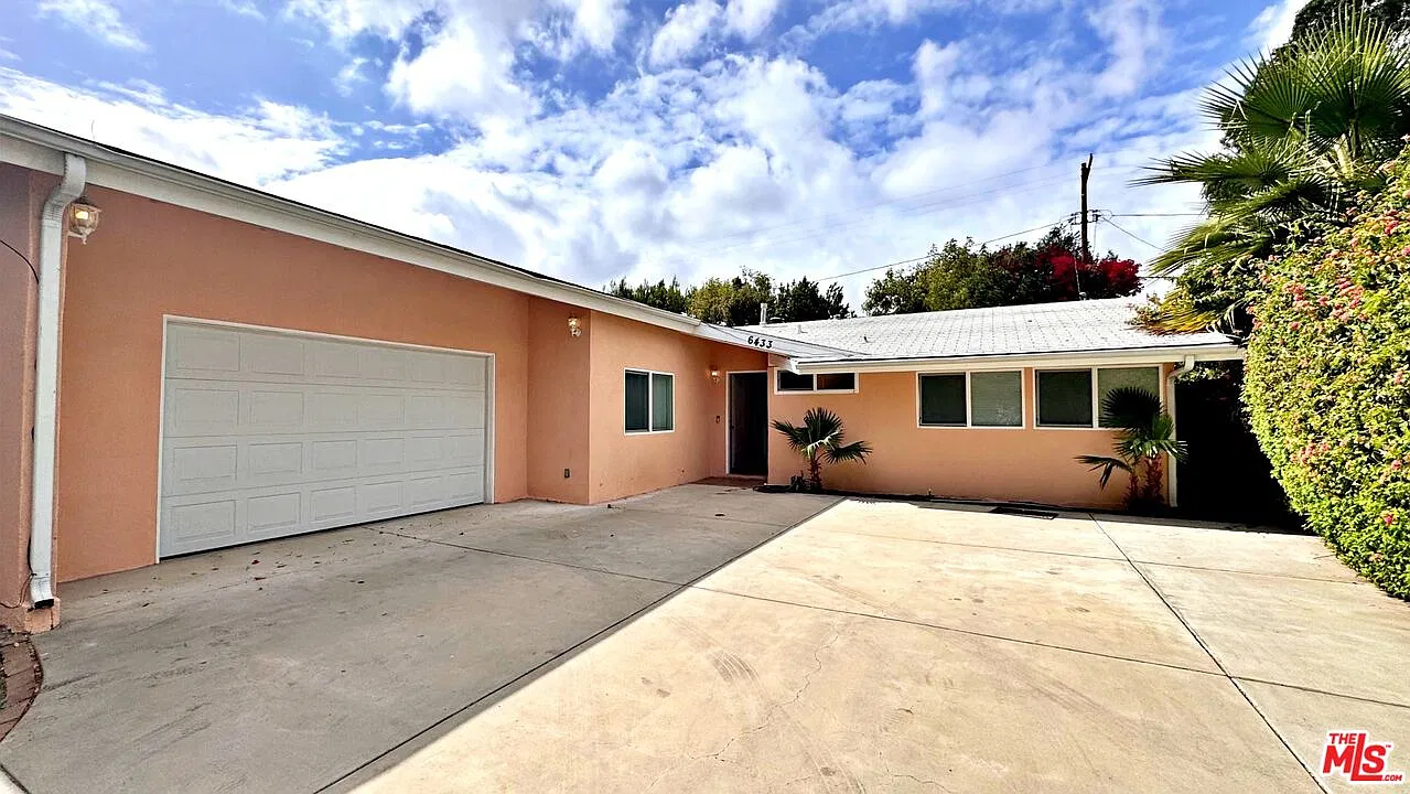 4 bed, 3.0 bath, 1653 sqft, $4,950 — Photo 3