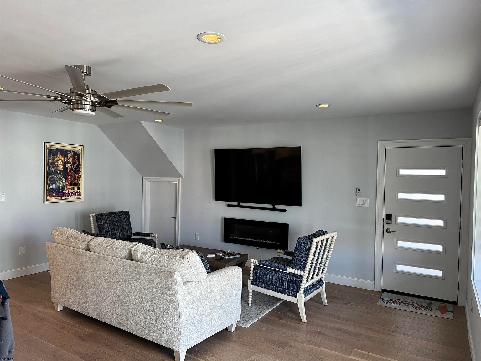 3 bed, 2.0 bath, $2,250 — Photo 3