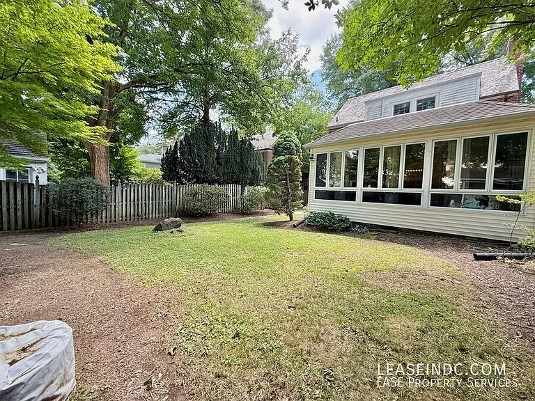 4825 Butterworth Pl NW — Photo 36