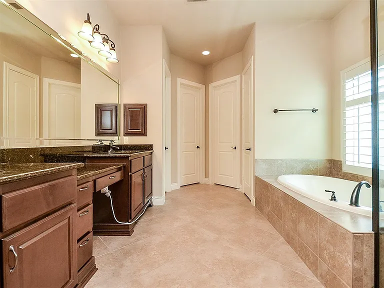 2239 Monarch Terrace Dr — Photo 16