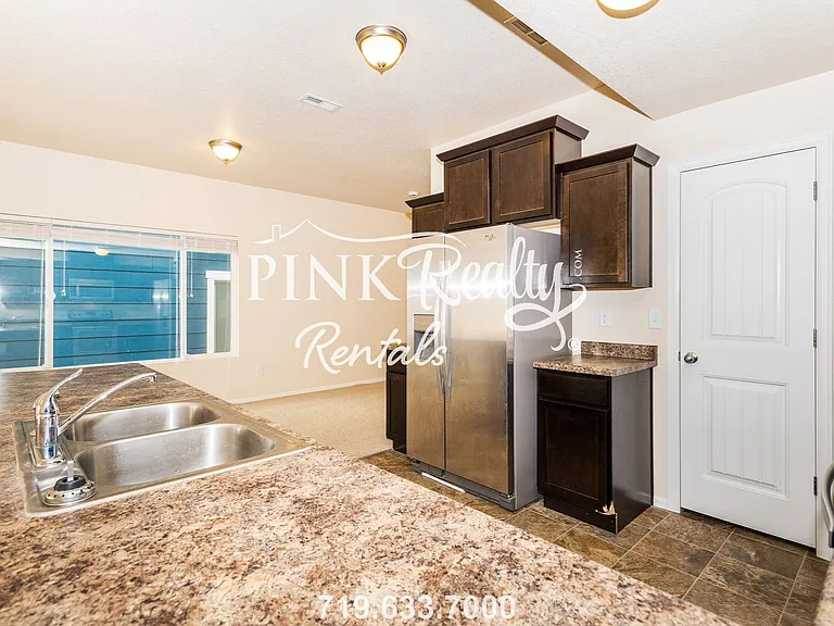 2325 Washo Cir — Photo 9