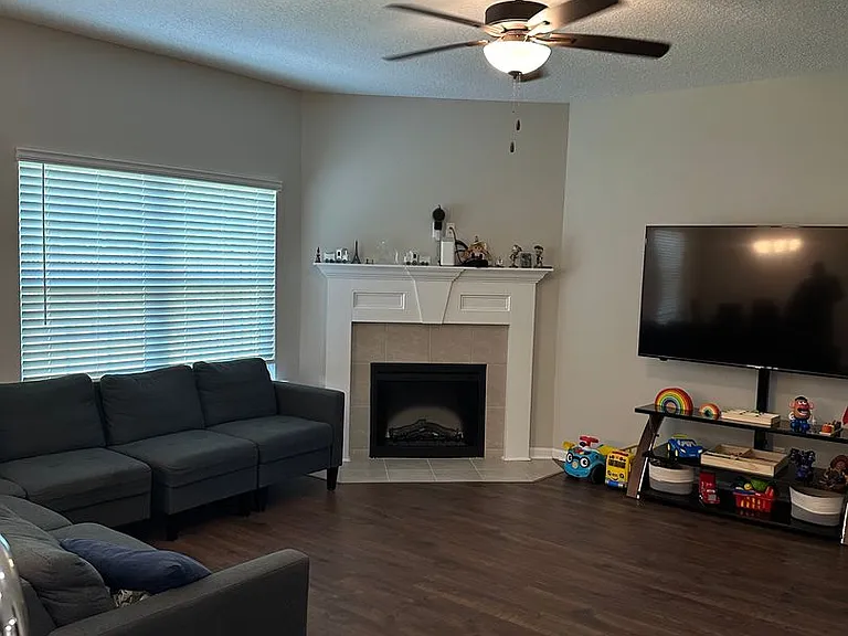 102 Brightleaf Cir — Photo 3