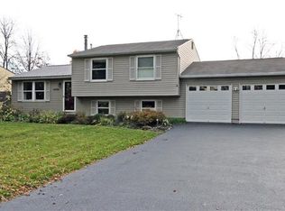 4984 Woodmark Dr, Liverpool, NY 13088