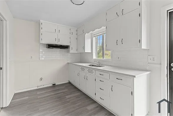 6715 Court N — Photo 11