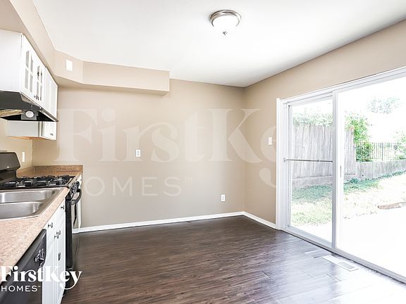 5th image of 9963 Meadow Ave