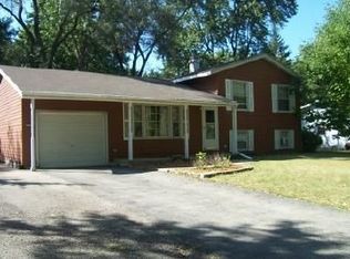 5S418 Glenoban Dr, Naperville, IL 60563