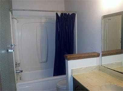 4th image of 813 N Burdick St APT A