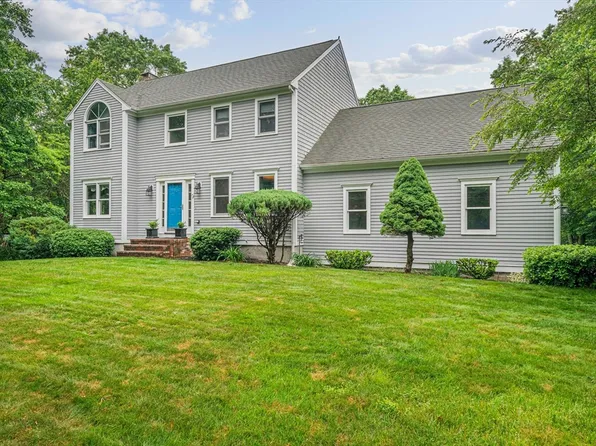 9 Captains Way, East Bridgewater, MA 02333