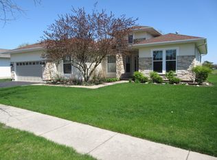 11962 Stonewater Xing, Huntley, IL 60142