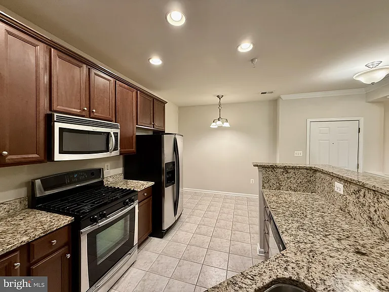 9720 Holmes Pl #403 — Photo 3