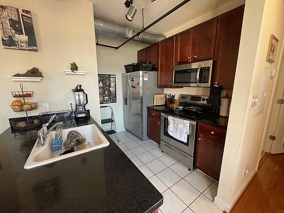 3rd image of 815 Porter St APT 323