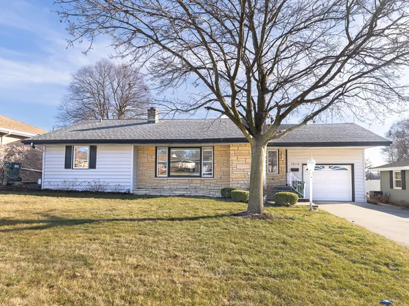 1348 Jeffery St, Bradley, IL 60915