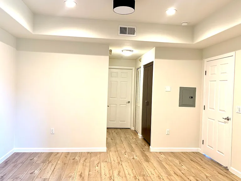 1101 S Main St #103 — Photo 6