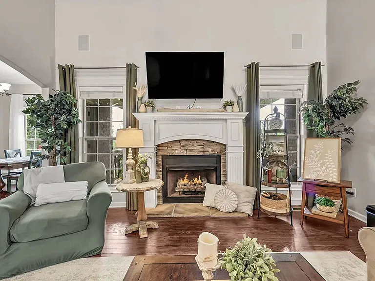 425 Carson Bailey Ct — Photo 8
