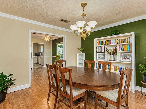 2nd image of 4606 Gladstone Dr