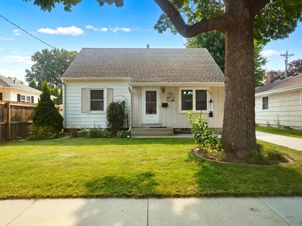 904 14th Ave NE, Rochester, MN 55906