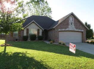 5422 S Cloverdale Ln, Battlefield, MO 65619