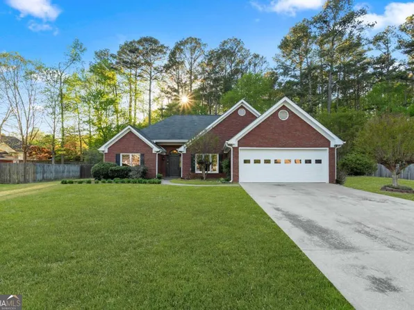 233 Ivy Creek Dr, Loganville, GA 30052