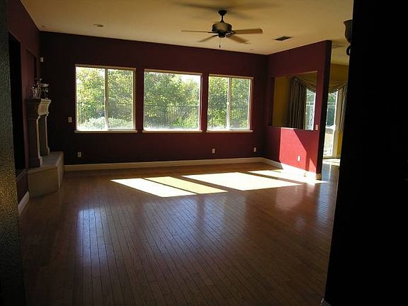 4th image of 1852 Swinton Dr
