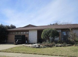 2300 Escalante Ave, Fort Worth, TX 76112