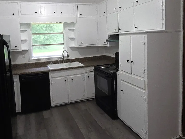 3224 Wesley Chapel Rd — Photo 8
