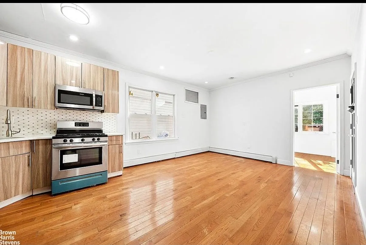 3 bed, 1728 sqft, $3,590 — Photo 3