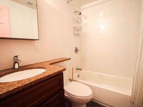 5th image of 245 Suydam St APT 4B