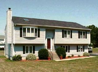 90 Eddon Dr, East Haven, CT 06512