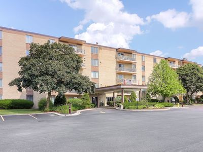 110 W Butterfield Rd APT 503S, Elmhurst, IL, 60126