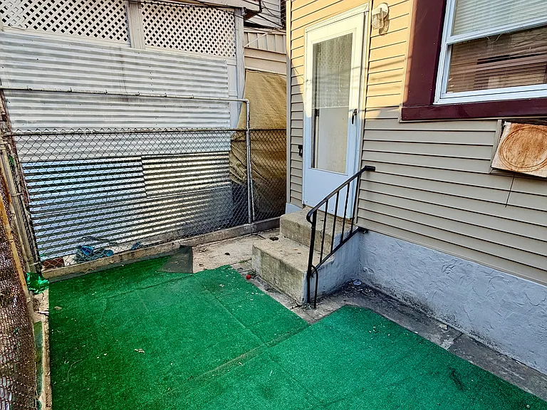 2084 E Pacific St — Photo 18