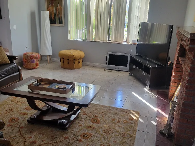 1644 Maple Dr #1 — Photo 10