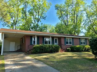 381 W Columbia Ave, Lyons, GA 30436