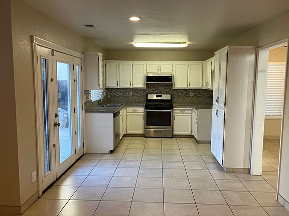 4th image of 5494 Greenoaks Dr