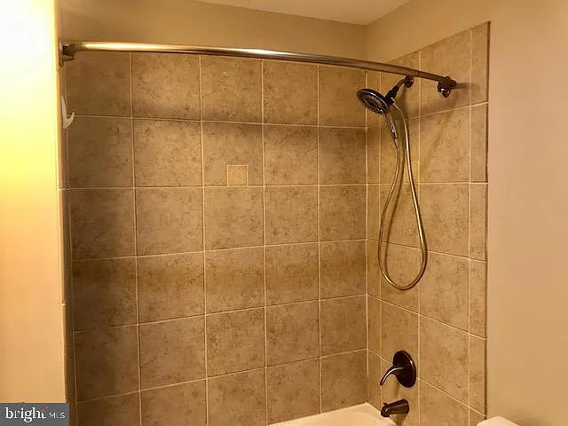 853 W Lombard St — Photo 14