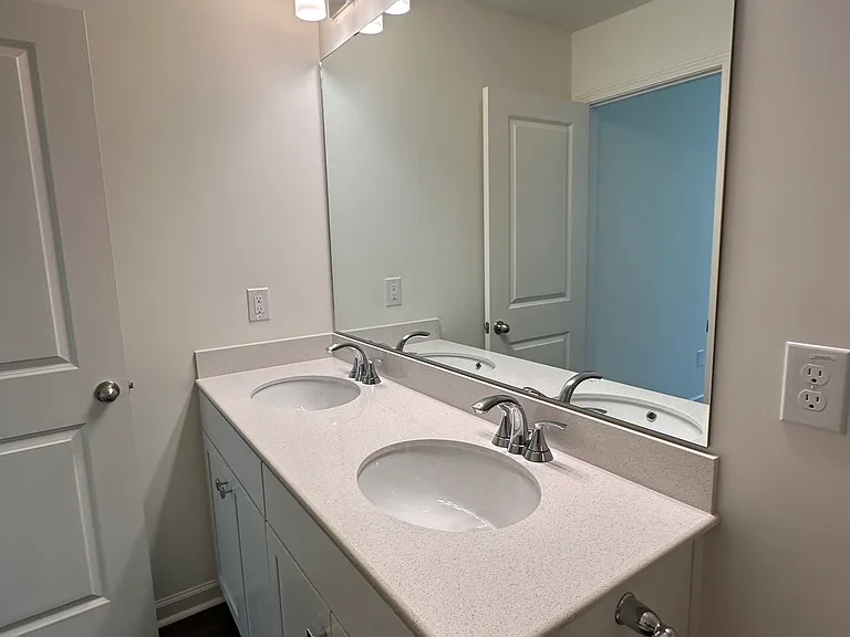 3010 Spline Cir — Photo 17